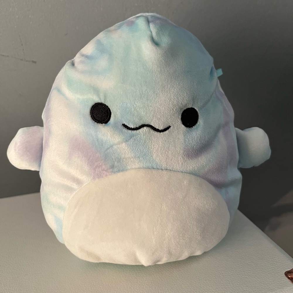 7” Laslow The Beluga Squishmallow